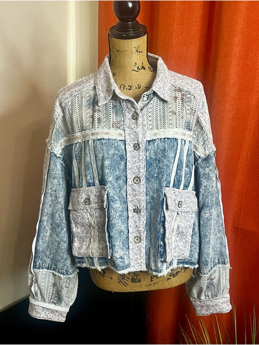POL Lace & Floral Mixed-Media Shirt Jacket